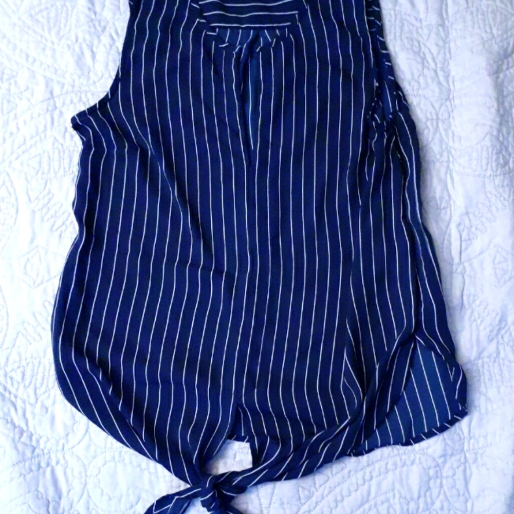 Pinstripes sleeveless top